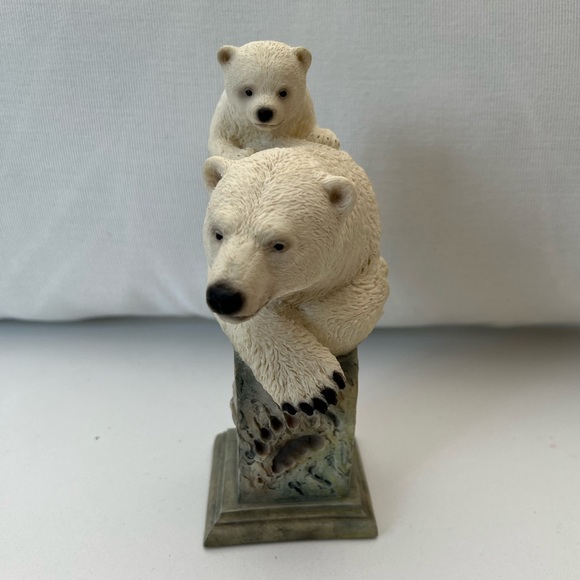 New Snow Cone polar bears sculpture - Picture 1 of 5